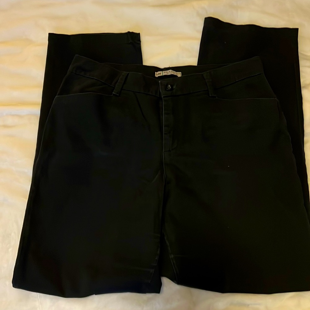Lee
Color: Black
Type: relaxed fit-boot cut
Size: 12Long